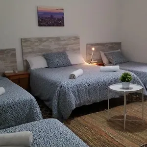 2* Pensjonat Break In Gothic Hostal
