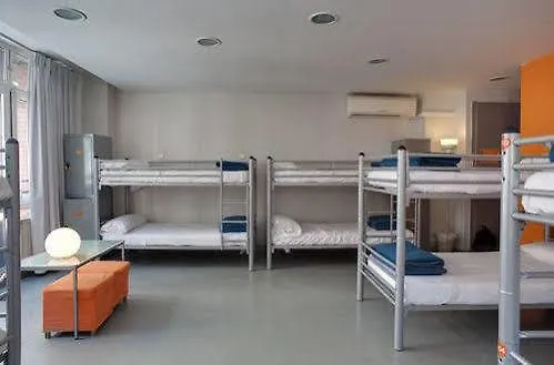 Alberguinn Barcelona 0*,